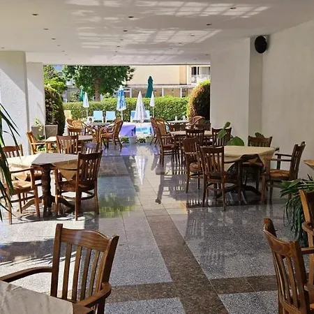 克里苏拉酒店 阳光海滩